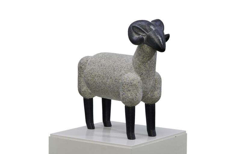 Schafsbockskulptur